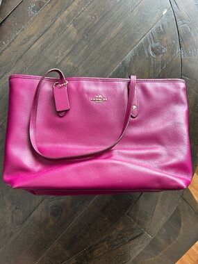 Coach City Medium Tote